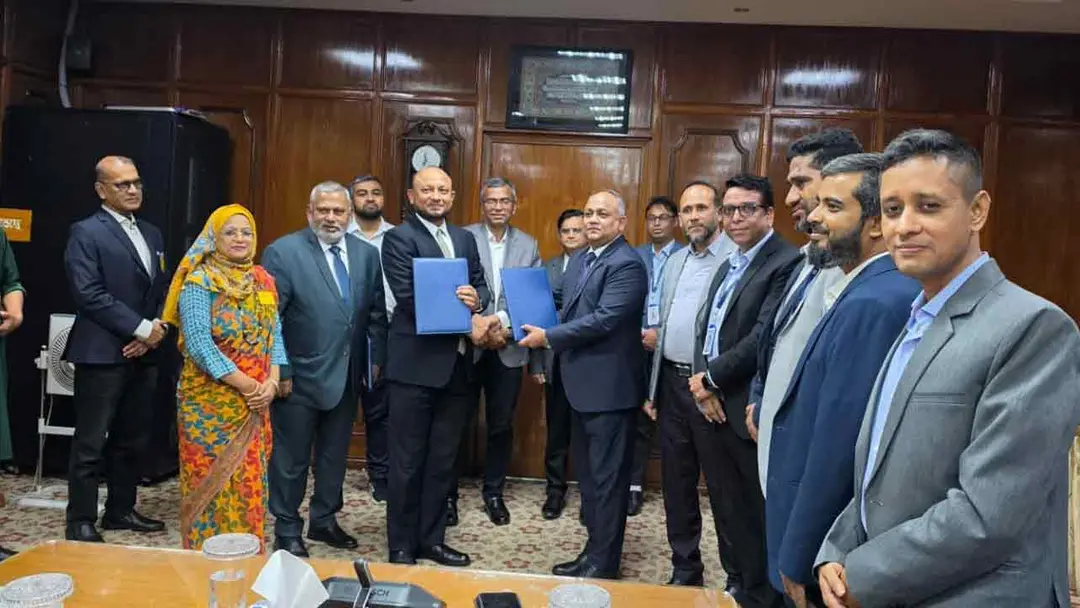 ফার্স্ট সিকিউরিটি ইসলামী ব্যাংক বুঝে পেল সম্মিলিত ইসলামী ব্যাংক